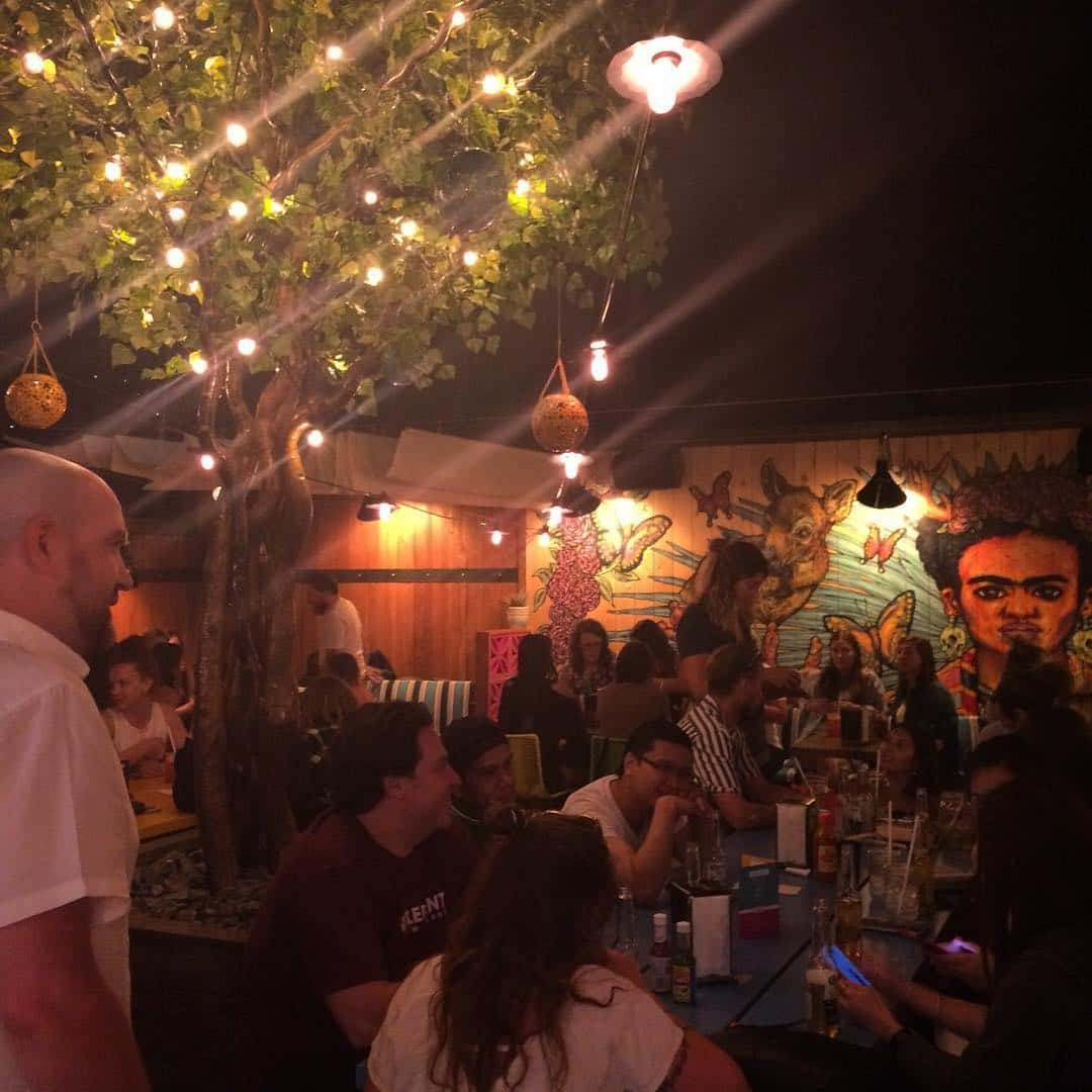 20478453_1790751877604862_3949450792083128320_n Why yes, a margarita before a 22km hike seems like a perfect idea! But then it's the newest, hippest place in Banff so it would be rude not to.
#summervibes #mybackyard #mybanff #magpieandstump #margarita #margaritanight #mural #saturdays #banfflife #banff #guidemebanff